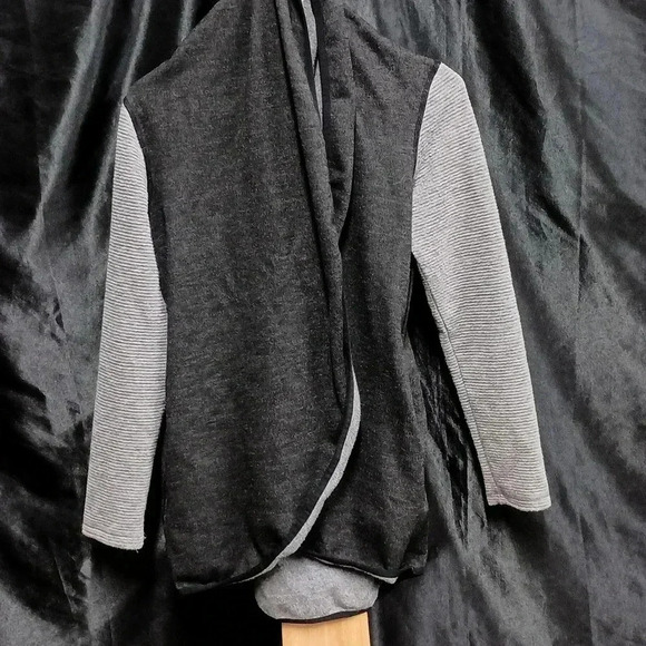 Studio One Black and Gray Cardigan - Picture 1 of 8